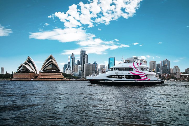 Crucero todo incluido Sídney — Harbour Bridge y Ópera vistos desde el puerto