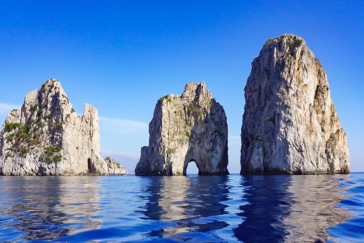 Visite en petit groupe Capri et Grotte Bleue depuis Naples — guide francophone et groupe de 8 personnes maximum