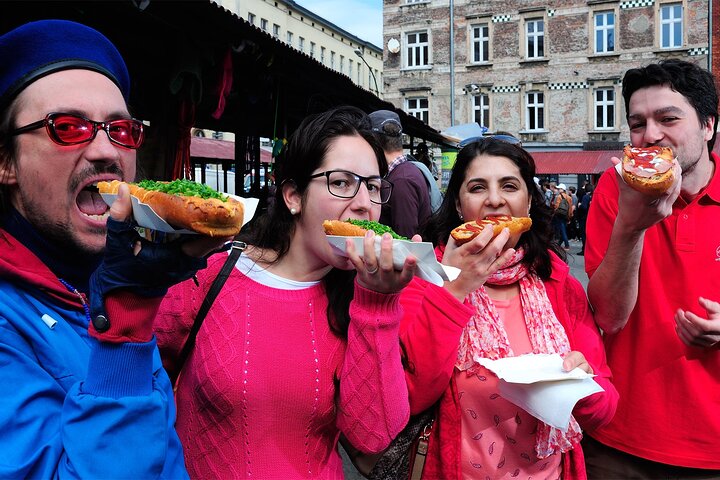 Dégustations polonaises lors d'un food tour à Cracovie : pierogi, zurek et bière artisanale à Kazimierz