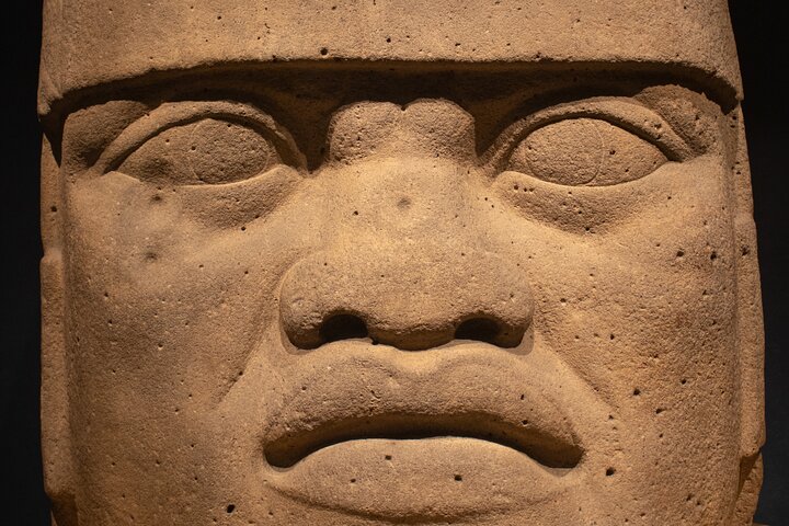 Visite privée avec archéologue au Musée National d'Anthropologie — Pierre du Soleil aztèque Mexico