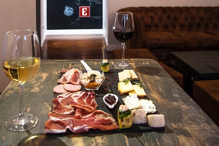 Dégustation de vins dans une cave du Trastevere avec collations et gelato, Rome