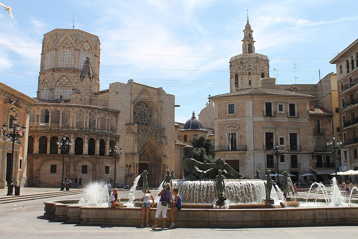 Visite vieille ville Valence vin tapas monument historique XIe siècle