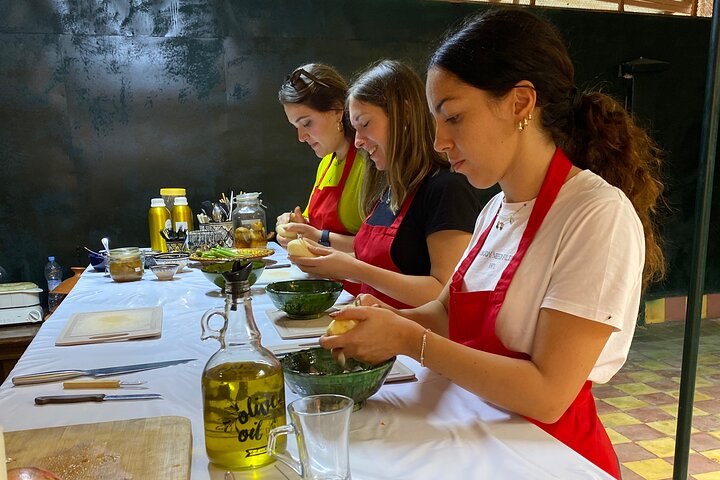 Cours de cuisine marocaine en famille avec Yassine à Marrakech