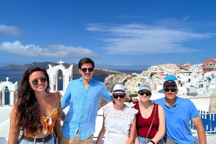Tour privé sur mesure à Santorin avec vue sur le village blanc et la mer Égée