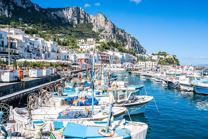 Visite privée exclusive Capri, Anacapri et Grotte Bleue depuis Naples — ferry privé et guide exclusif haut de gamme