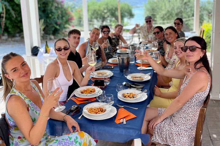 Cours de cuisine pâtes et vin dans la Sea Villa Palamara à Cefalù en bord de mer