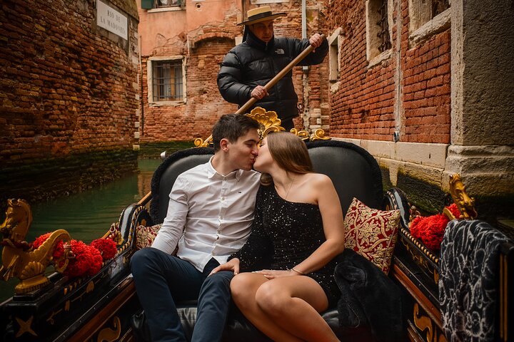 Séance photo professionnelle à Venise au lever du soleil, Grand Canal et costumes de Carnaval