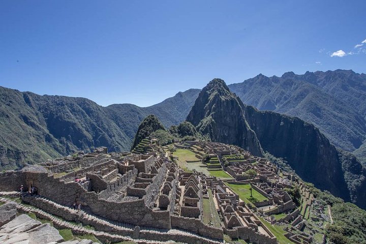 Circuit privé 4 jours Cusco, Vallée Sacrée et Machu Picchu — guide local expert, train et hébergement inclus