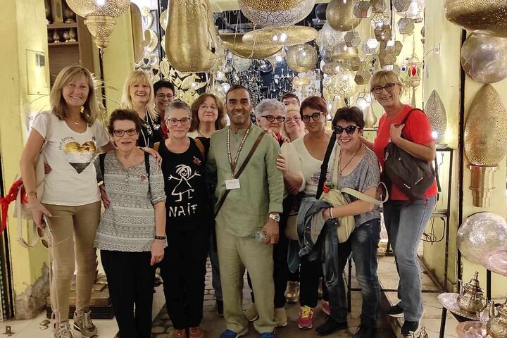Excursion guidée dans les souks spécialisés de Marrakech — cuir épices poterie