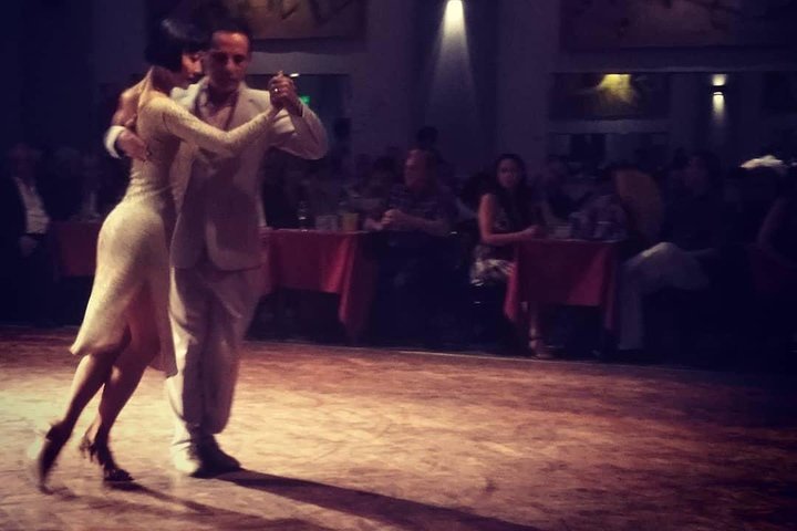 Immersion tango locale à Buenos Aires quartier Almagro milonga authentique
