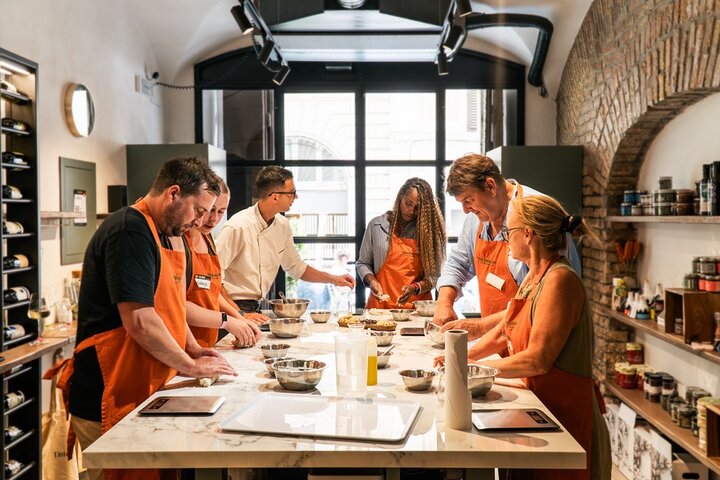 Cours de pizza et gelato premium Rome avec vins italiens raffinés — atelier Colisée