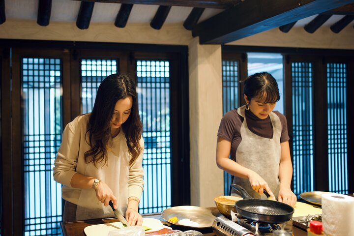 Cours de cuisine royale coréenne dans un hanok centenaire d'Insadong à Séoul