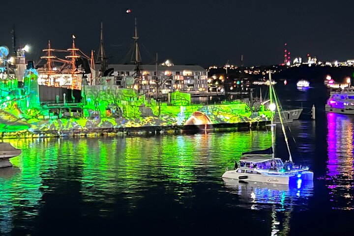 Crucero catamarán Vivid Sydney 90 min — vistas de las iluminaciones del puerto