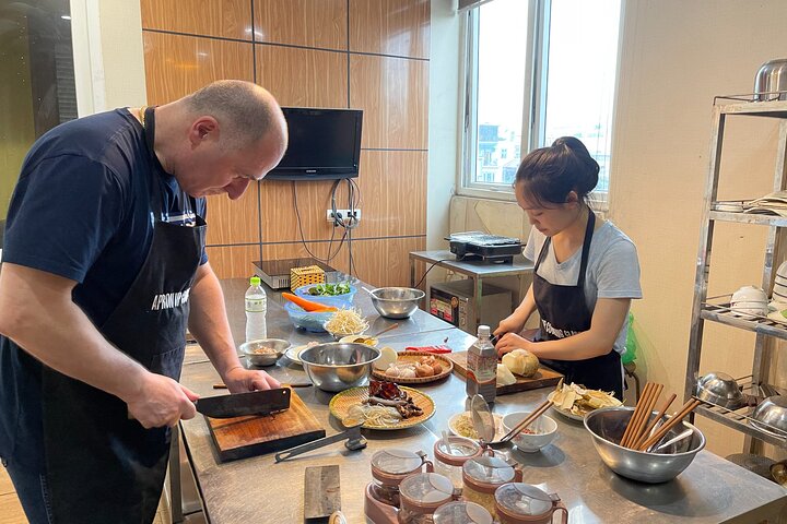 Cours de cuisine privé Hanoï — 5 plats au choix pour couple ou groupe familial jusqu'à 8 personnes