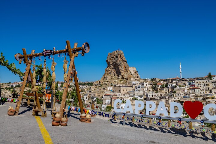 Visite privée journée complète Cappadoce — cheminées de fée et paysages volcaniques