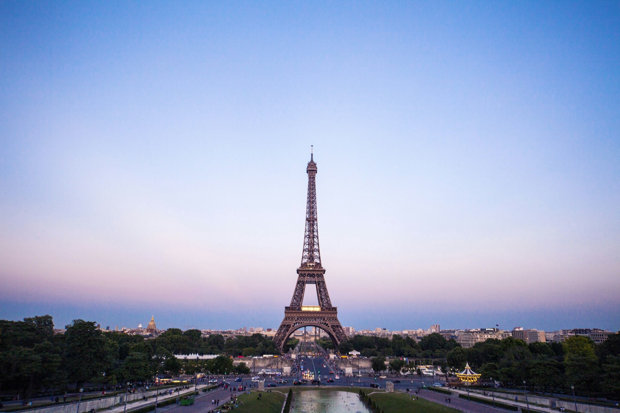 Vue sur la Tour Eiffel depuis le 7e arrondissement, quartier de la caserne Malar