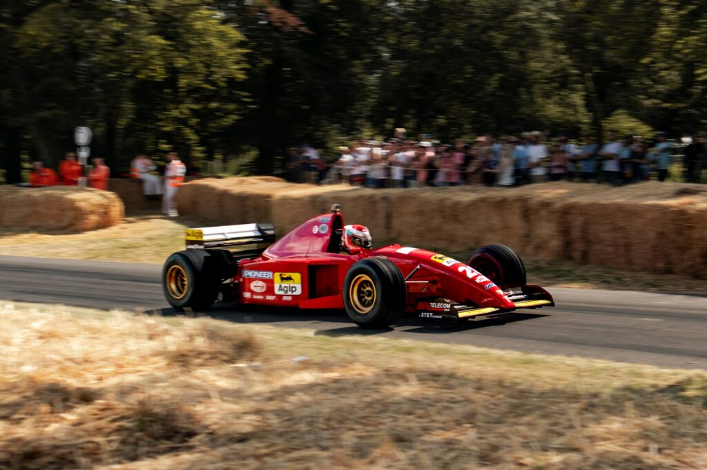 Ferrari 412 T2 en plein Hillclimb au Goodwood Festival of Speed
