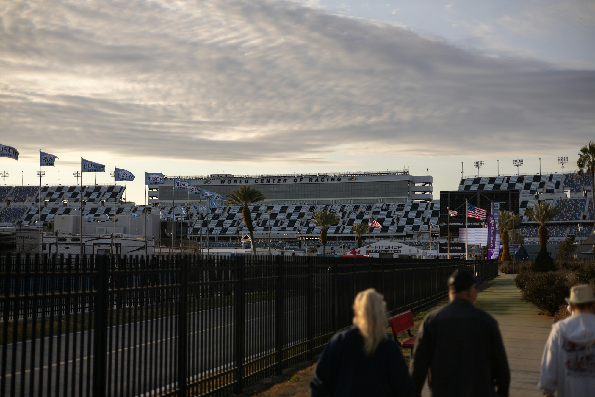 Tribune bondée lors d'un Grand Prix de Formule 1, fans en liesse