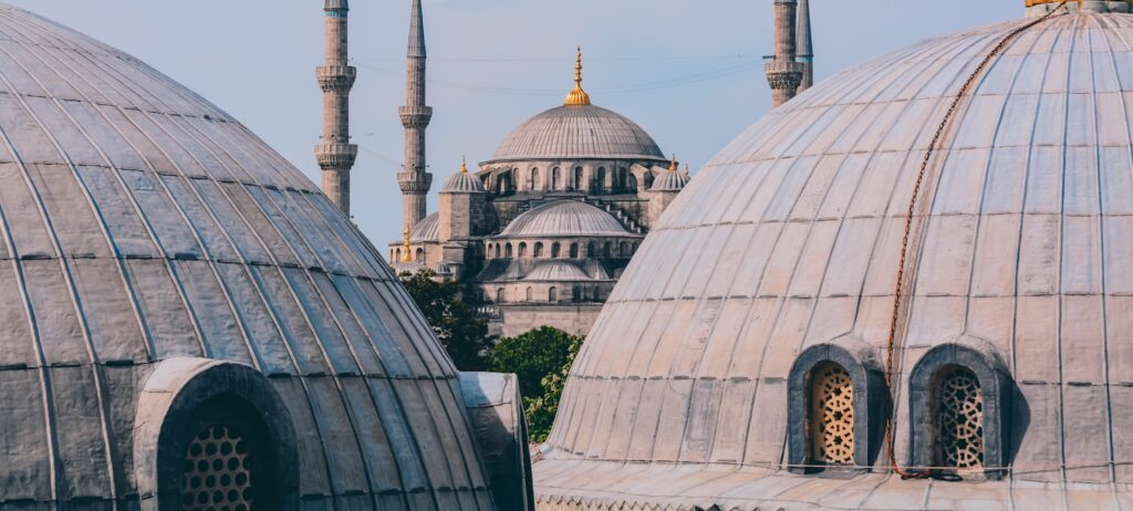 Vue aérielle de la Mosquée Bleue et de Sainte-Sophie à Sultanahmet, Istanbul