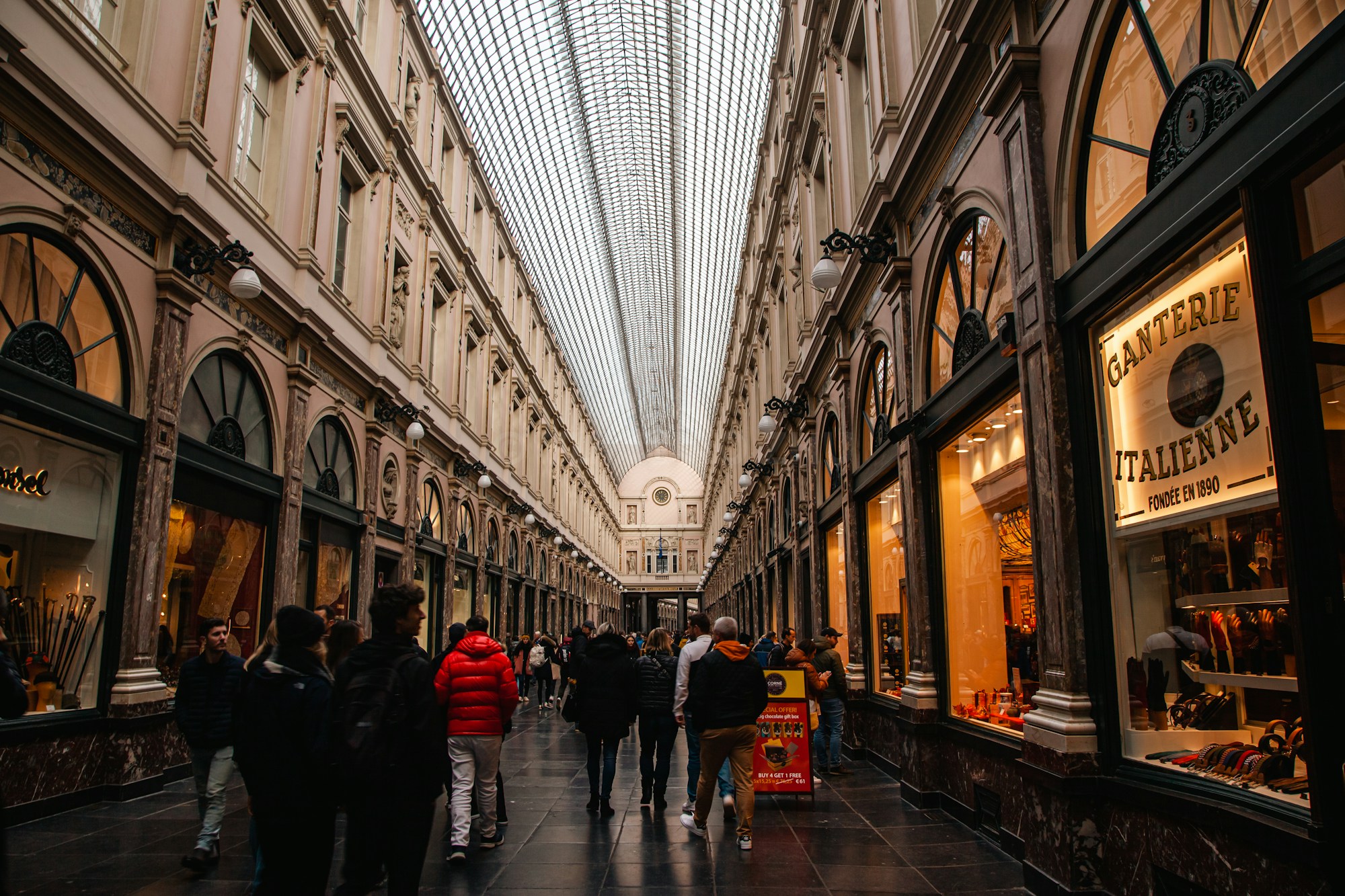 Calendrier des soldes d'été 2026 en Europe - Paris Milan Madrid Londres