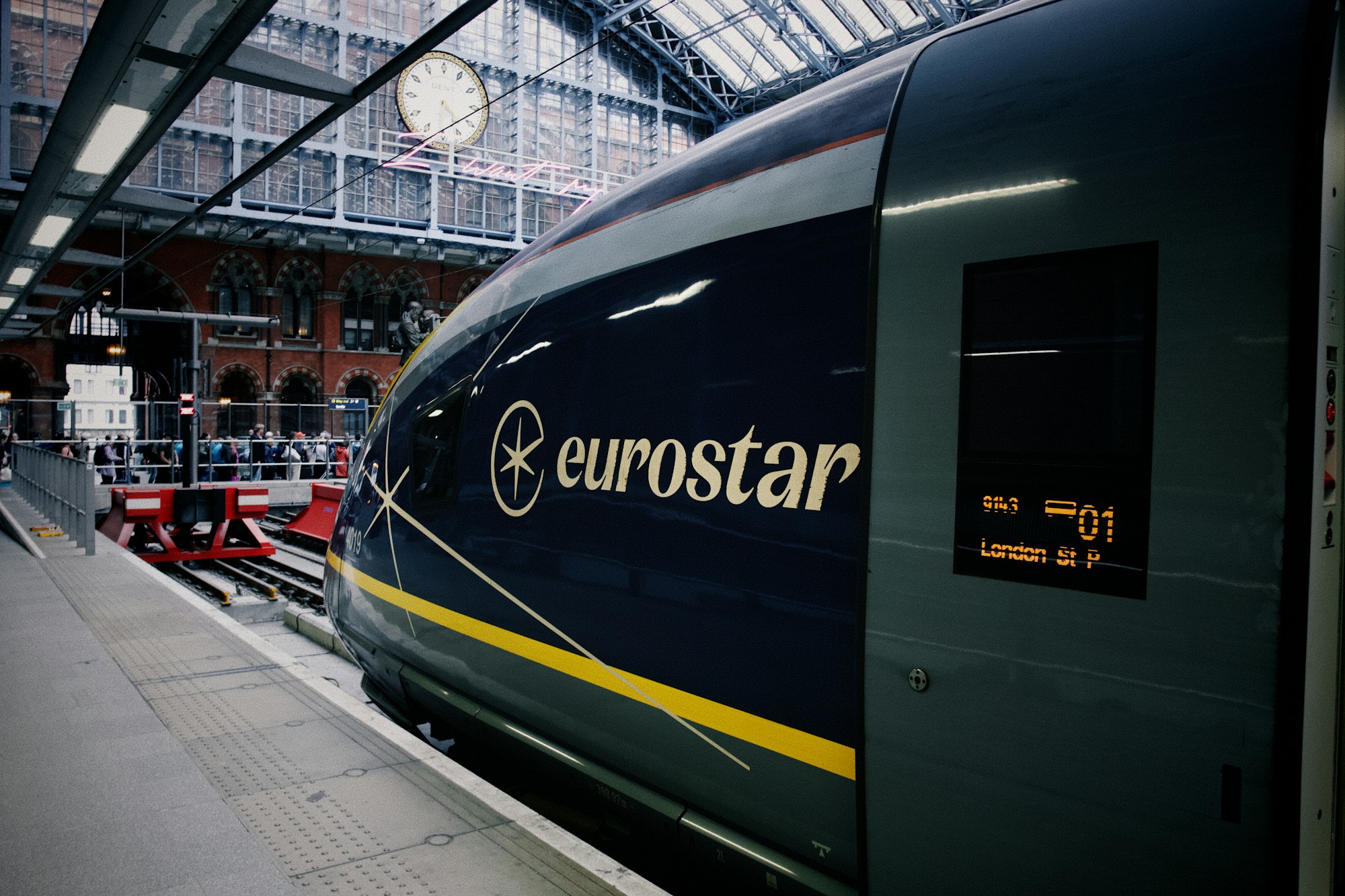 Train Eurostar en gare, liaison Paris-Londres pour rejoindre le Royaume-Uni