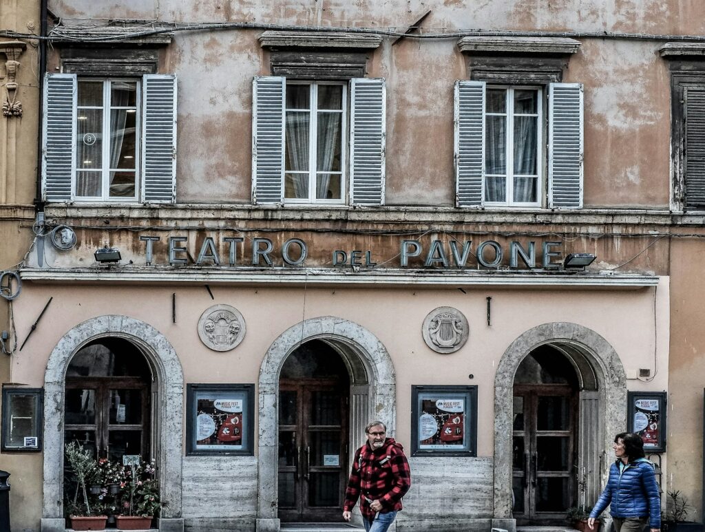 Vue nocturne du centre historique de Pérouse lors d'Umbria Jazz 2026