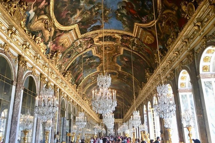Galerie des Glaces du château de Versailles lors d'une visite privée avec guide