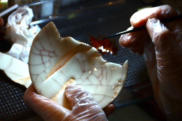 Kintsugi workshop, ceramic repair with pure gold with master craftsman Taku in Tokyo