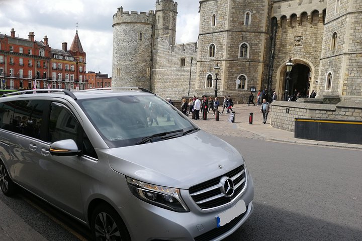 Luxus-Privatfahrzeug-Tagesmiete ab London über Stonehenge und Windsor