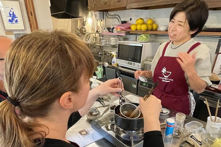 Japanese home cooking class in a traditional townhouse in Yanaka