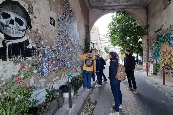 Belleville Street Art Tour avec artiste résident Rue Dénoyez Parc de Belleville panorama Paris