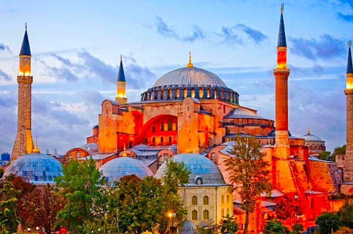 Guide privé en journée complète à Istanbul devant la Mosquée Bleue — visite 304094P3
