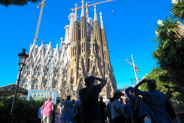 Visite hauts lieux Barcelone Sagrada Familia accès prioritaire journée complète — 3142BARCELONA1