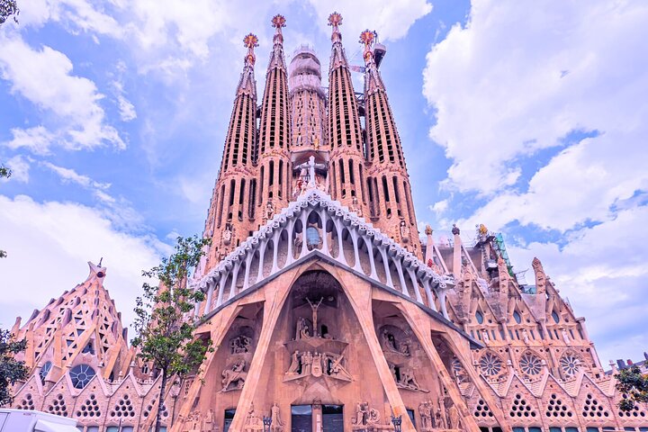 Barcelone Sagrada Familia skip-the-line tour bestseller — 340934P4