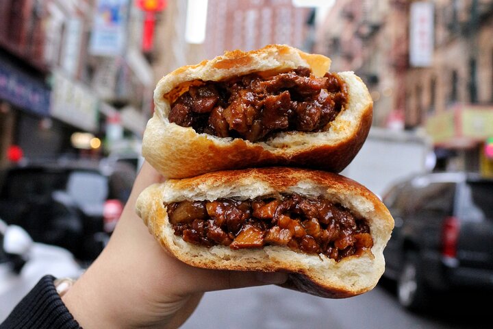 Tour gastronomique Chinatown et Petite Italie New York, dumplings Tasty Dumpling et cannoli Mulberry Street