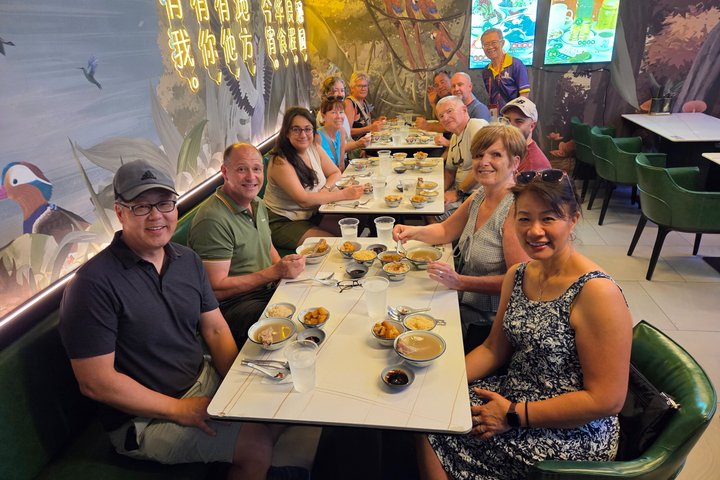 Nächtliche Street-Food-Verkostung in Singapur - gastronomische Tour Clarke Quay