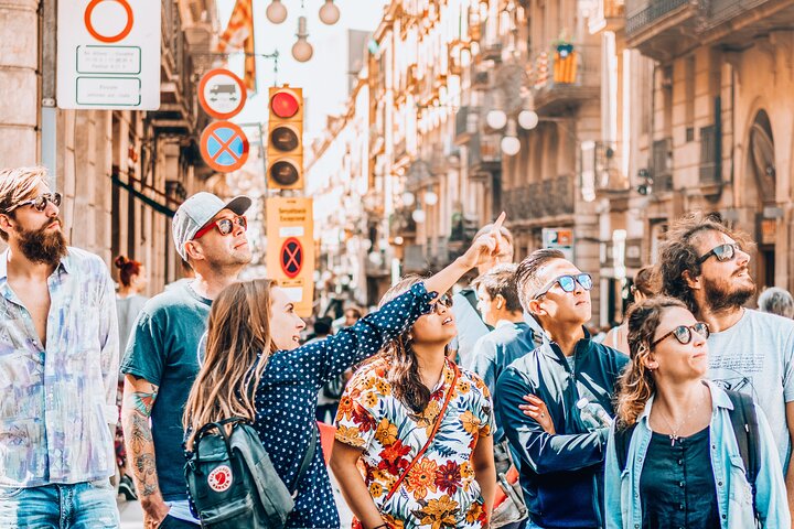 Visite à pied quartier gothique Barcelone vieille ville ruelles médiévales