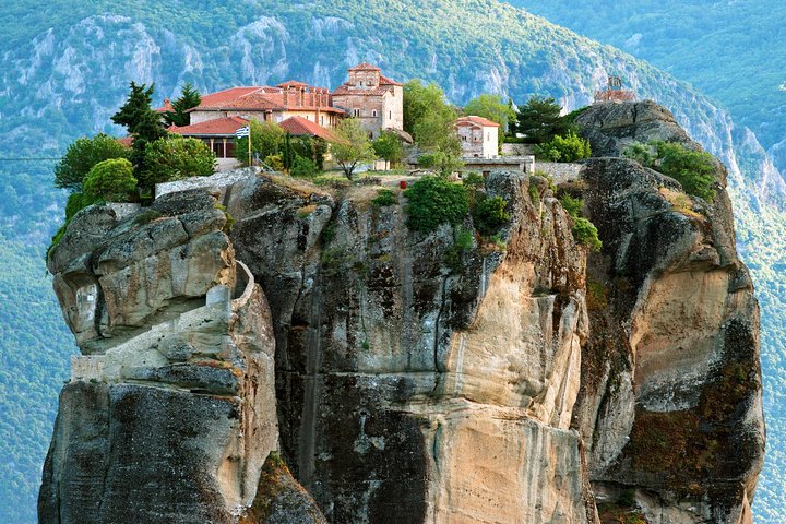 Visite privée 2 jours Delphes Thermopyles et Météores depuis Athènes — 59636P59