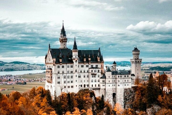 Visita Neuschwanstein entrada sin cola garantizada pequeño grupo desde Hohenschwangau