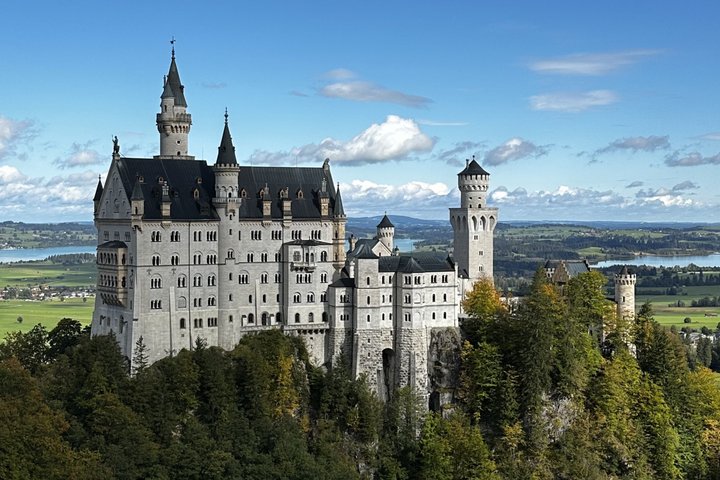 Tour privado Neuschwanstein Linderhof Hohenschwangau desde Múnich con guía dedicado
