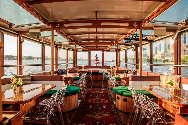 Croisière jazz en soirée sur le yacht Manhattan — trio jazz live Chelsea Piers Hudson River