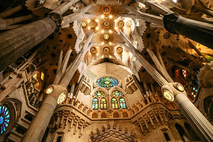 Sagrada Familia points forts visite guidée max 6 personnes — 6718P64