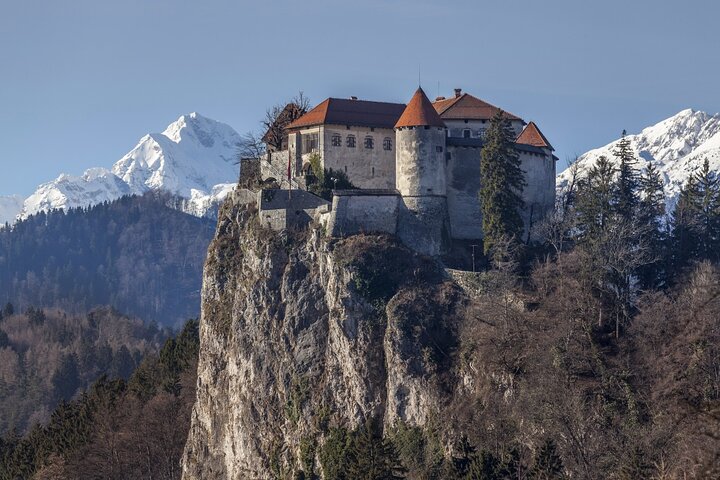 Excursion demi-journée lac de Bled depuis Ljubljana bateau pletna île château