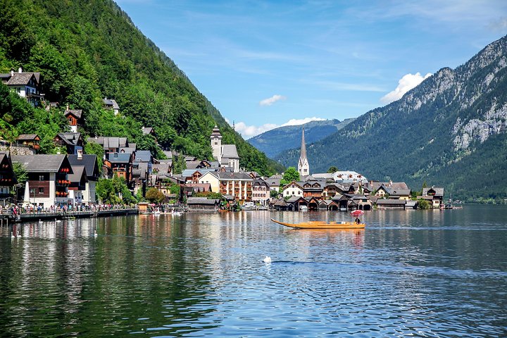 Tour privé Hallstatt depuis Salzbourg, véhicule dédié sur la route des lacs alpins