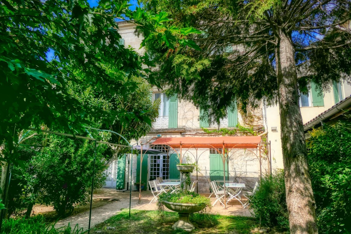 Au Saint Roch - Hôtel et Jardin – Avignon intra-muros (proche gare Avignon Centre) (photo 1)