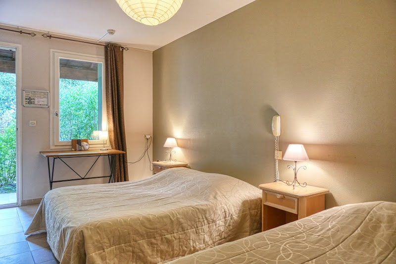 Au Saint Roch - Hôtel et Jardin – Avignon intra-muros (proche gare Avignon Centre) (photo 2)