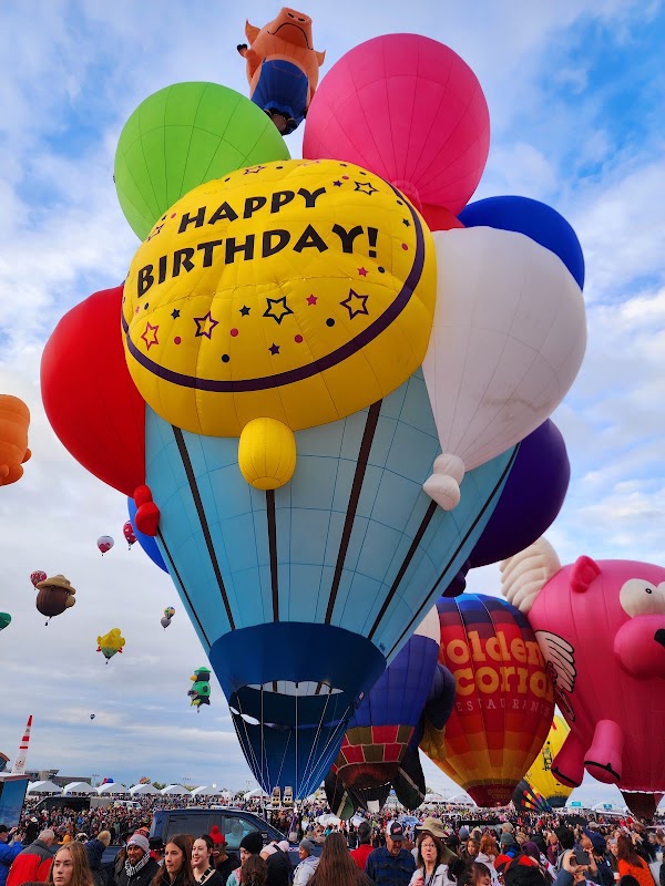 Balloon Fiesta - Special Shape Glowdeo – 4401 Alameda Blvd NE, Albuquerque, NM 87113, États-Unis (photo 1)