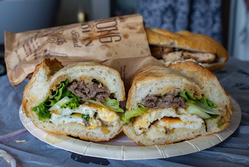 Bánh Mì Phượng – 2b Đ. Phan Chu Trinh, Hội An, Đà Nẵng 560000, Vietnam (photo 2)