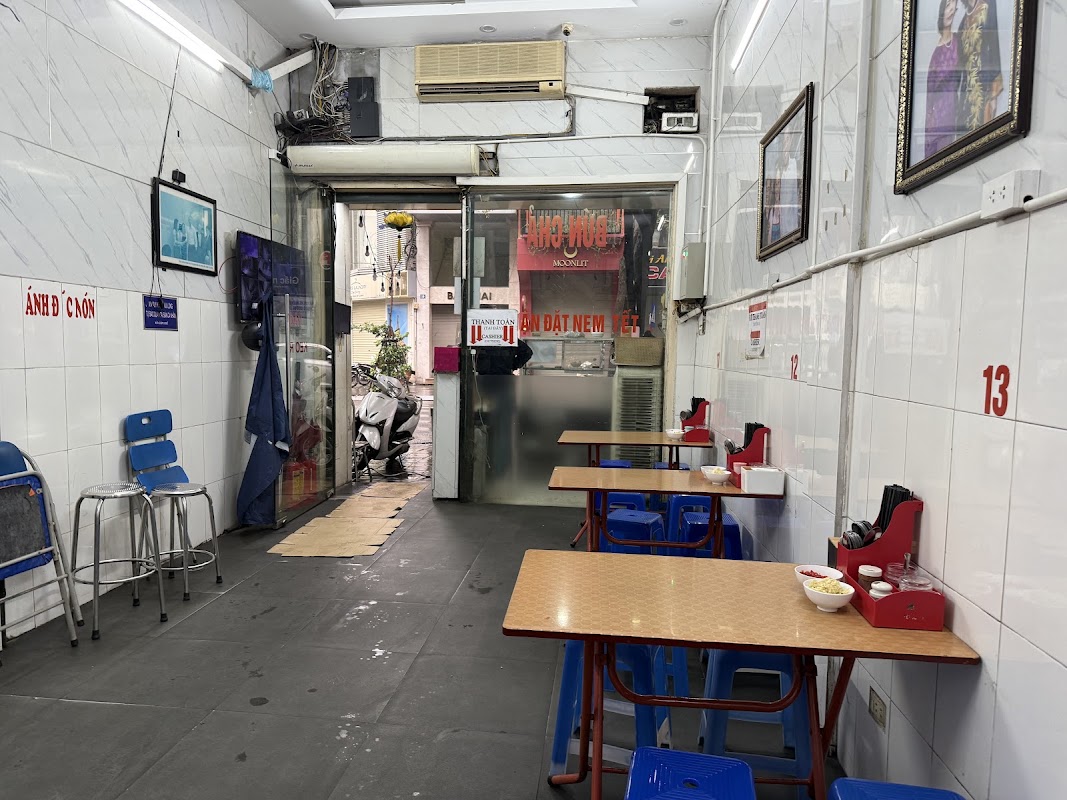 Bún chả Hương Liên – 24 P. Lê Văn Hưu, Cửa Nam, Hà Nội, Vietnam (photo 1)