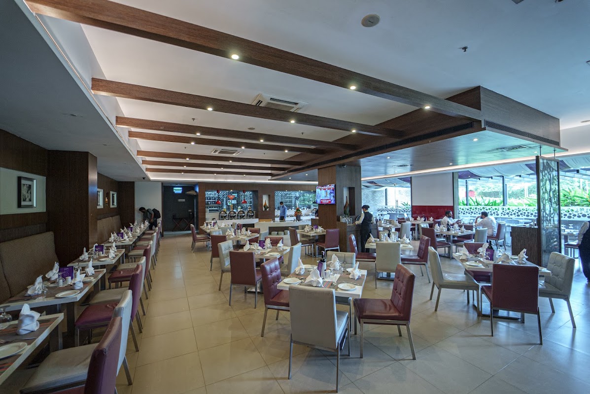 Cafe Jade - All Day Dining (24X7) – Hycinth Hotels, Manorama Office, Manorama Rd, near Malayala Manorama, Aristo, Thampanoor, Thiruvananthapuram, Kerala 695001, India (photo 1)